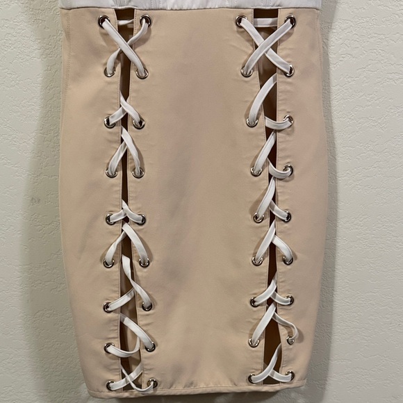 House of CB Two-Tone Lace-Up Nude and Cream Bodycon Dress Sz M - Picture 4 of 6